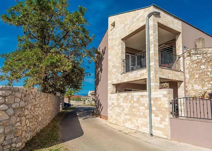 Casa Ruza 300 Meters From The Sea - By Ta Leut * Привлака