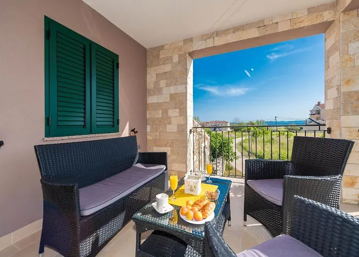 Casa Ruza 300 Meters From The Sea - By Ta Leut * Привлака
